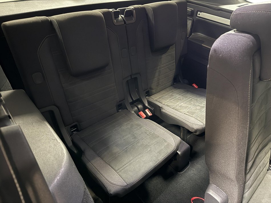 Volkswagen Touran 2.0 TDi 