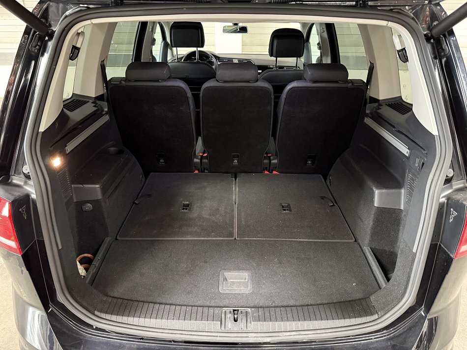 Volkswagen Touran 2.0 TDi 