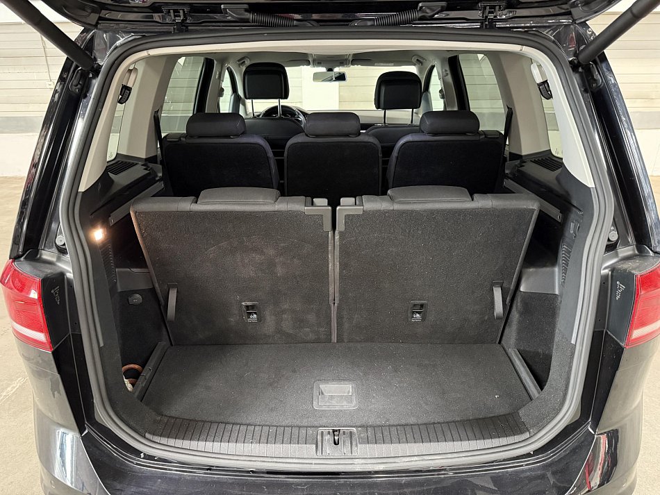 Volkswagen Touran 2.0 TDi 