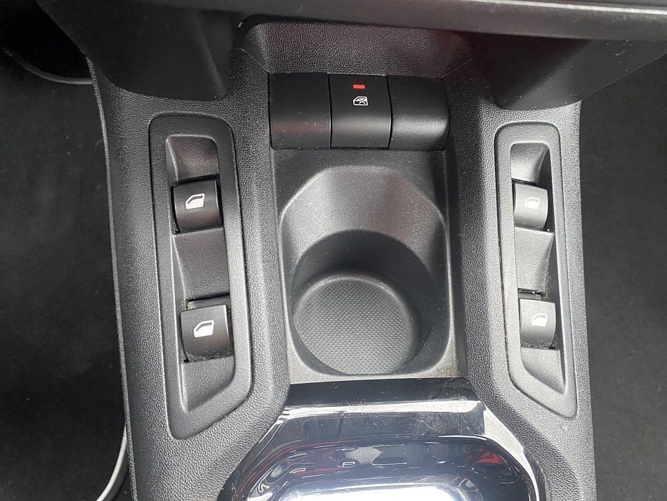 Peugeot 301 1.6i Allure