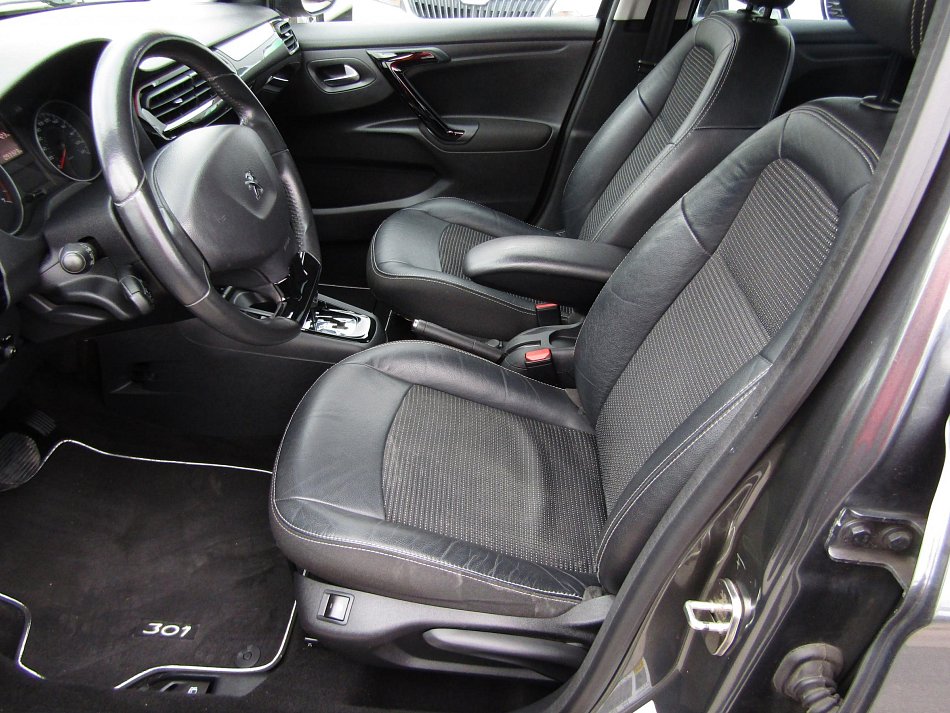 Peugeot 301 1.6i Allure