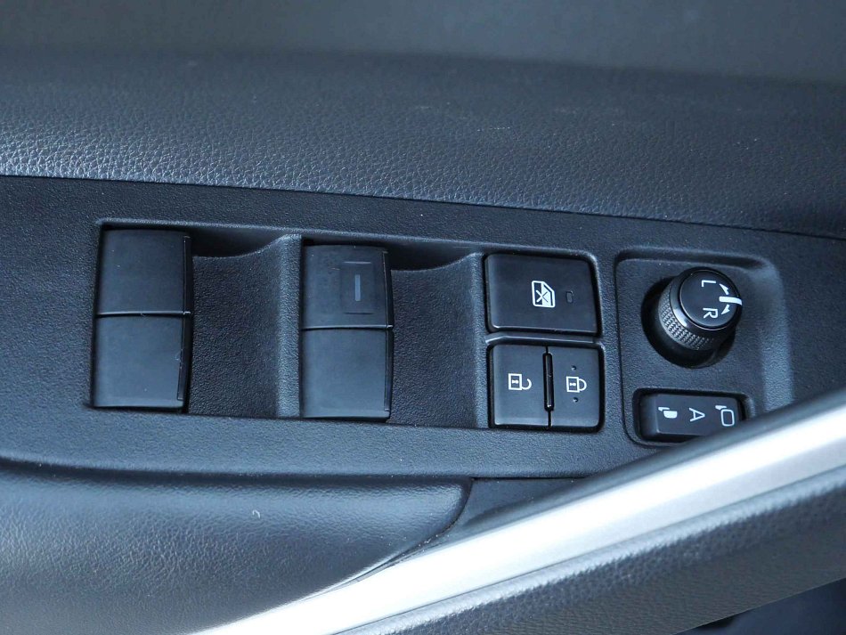 Toyota Corolla Cross 2.0 Hybrid 
