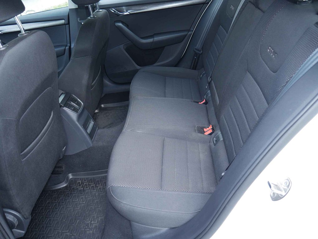 Škoda Octavia III 2.0 TDi Scout 4x4