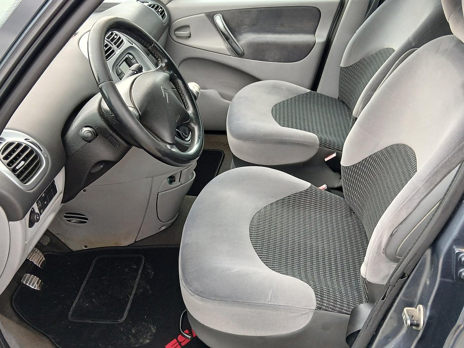 Citroën Xsara Picasso 1.6i 