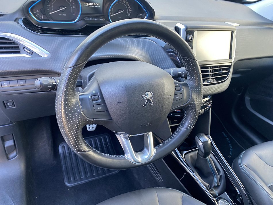 Peugeot 2008 1.2 PT Crossway