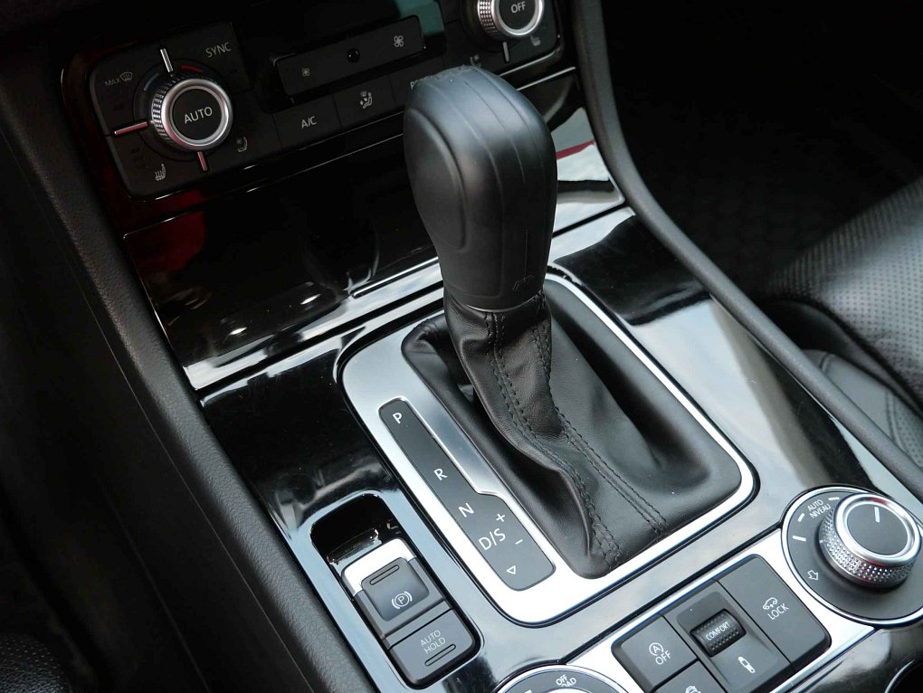 Volkswagen Touareg 3.0 TDi  4x4