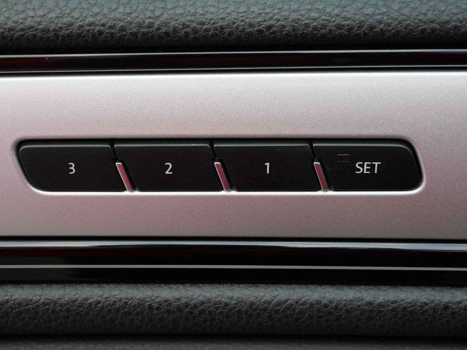 Volkswagen Touareg 3.0 TDi  4x4