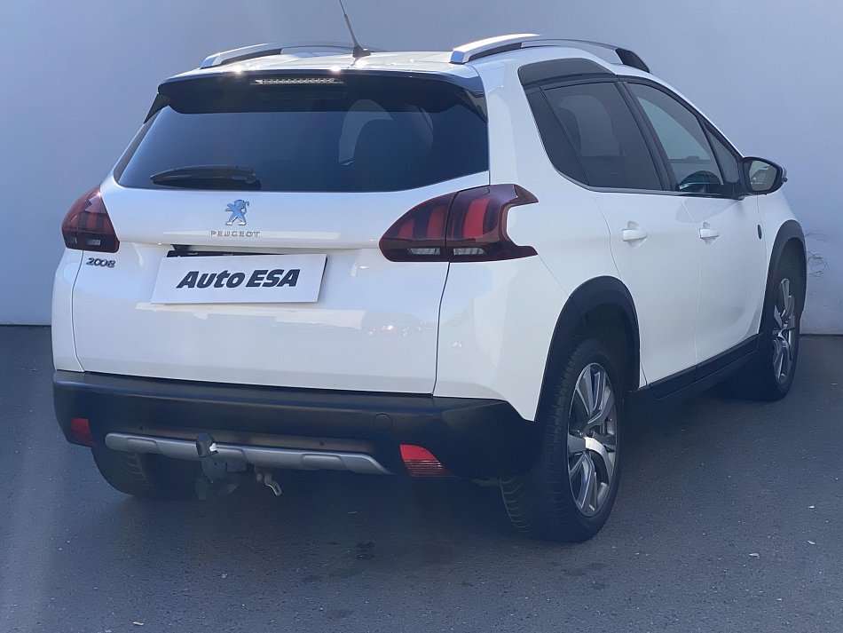 Peugeot 2008 1.2 PT Crossway