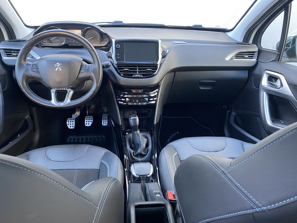 Peugeot 2008 1.2 PT Crossway