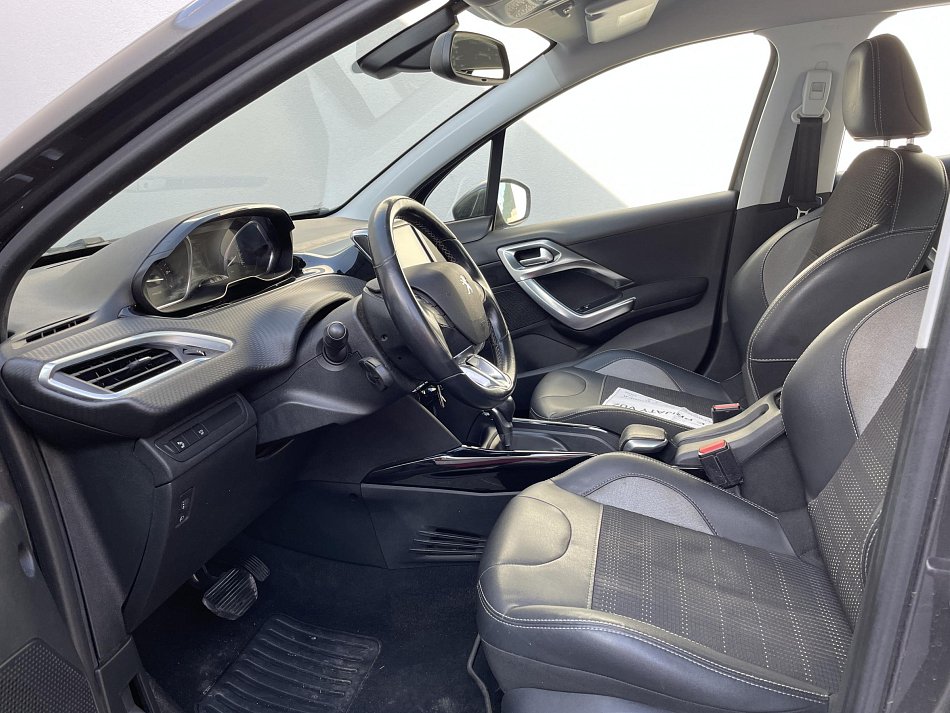 Peugeot 2008 1.2PT Allure