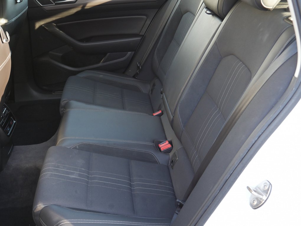 Volkswagen Passat 2.0 TDi 