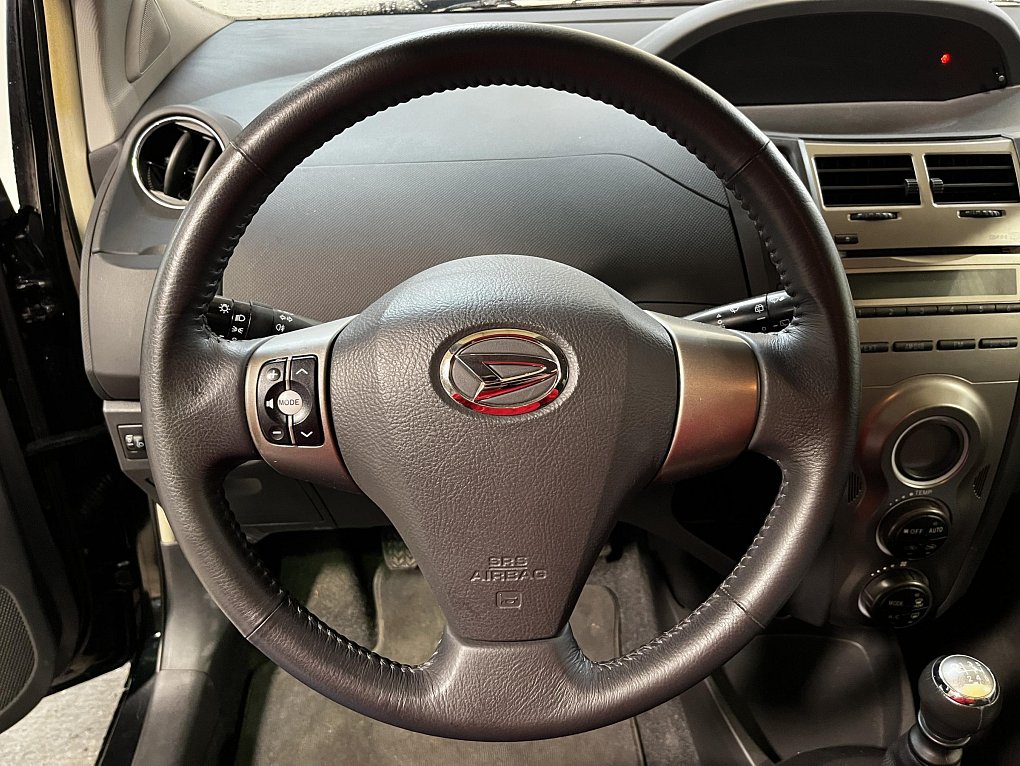 Daihatsu Charade 1.3 VVT-i 