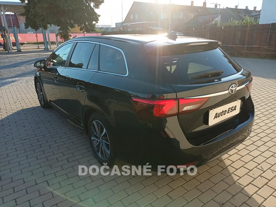 Toyota Avensis 1.8i 