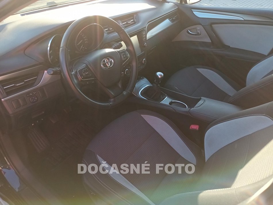 Toyota Avensis 1.8i 