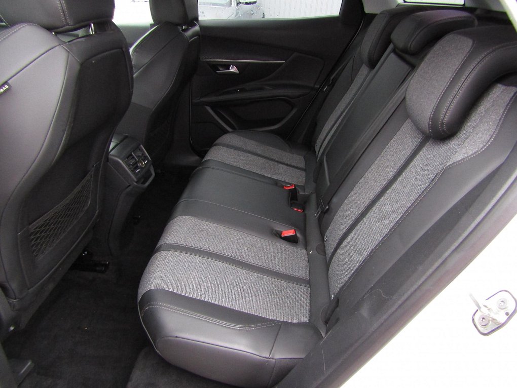 Peugeot 3008 1.2PT Allure