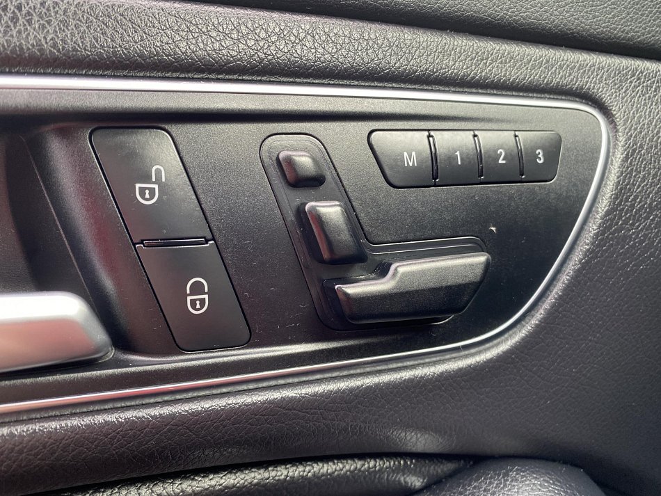 Mercedes-Benz CLA 2.0 i  250 4Matic