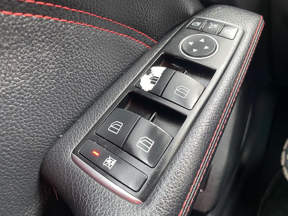 Mercedes-Benz CLA 2.0 i  250 4Matic