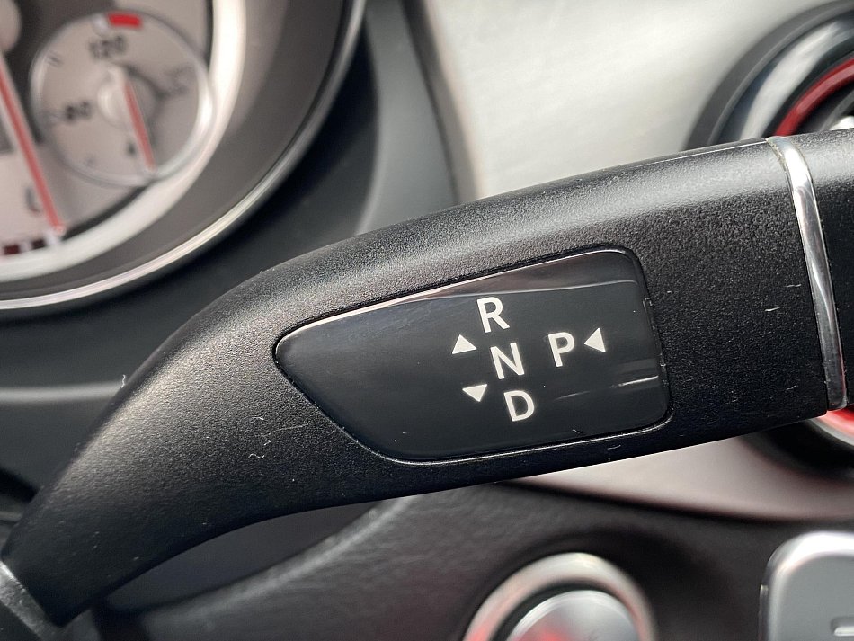 Mercedes-Benz CLA 2.0 i  250 4Matic