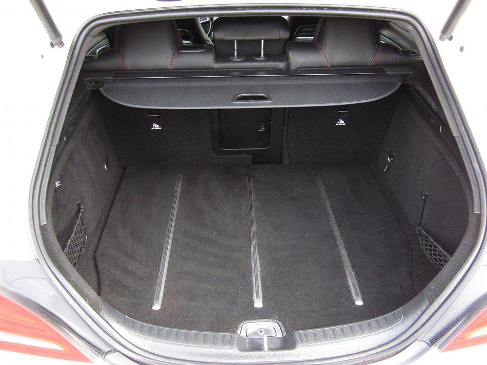 Mercedes-Benz CLA 2.0 i  250 4Matic