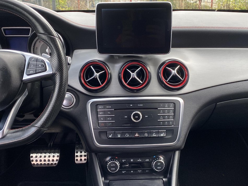 Mercedes-Benz CLA 2.0 i  250 4Matic