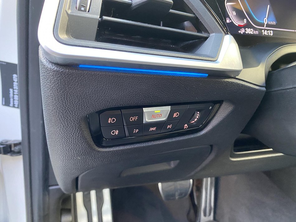 BMW Řada 3 2.0i  330E