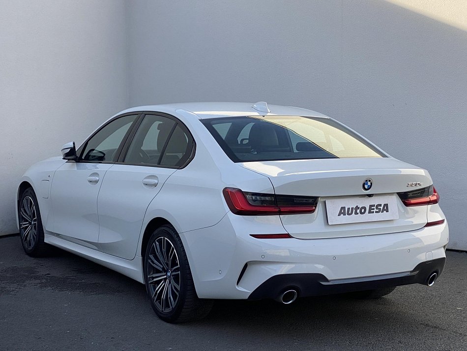 BMW Řada 3 2.0i  330E