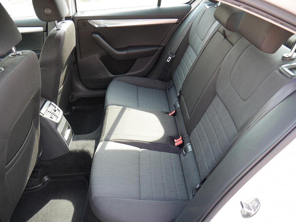 Škoda Octavia III 1.6 TDi Elegance