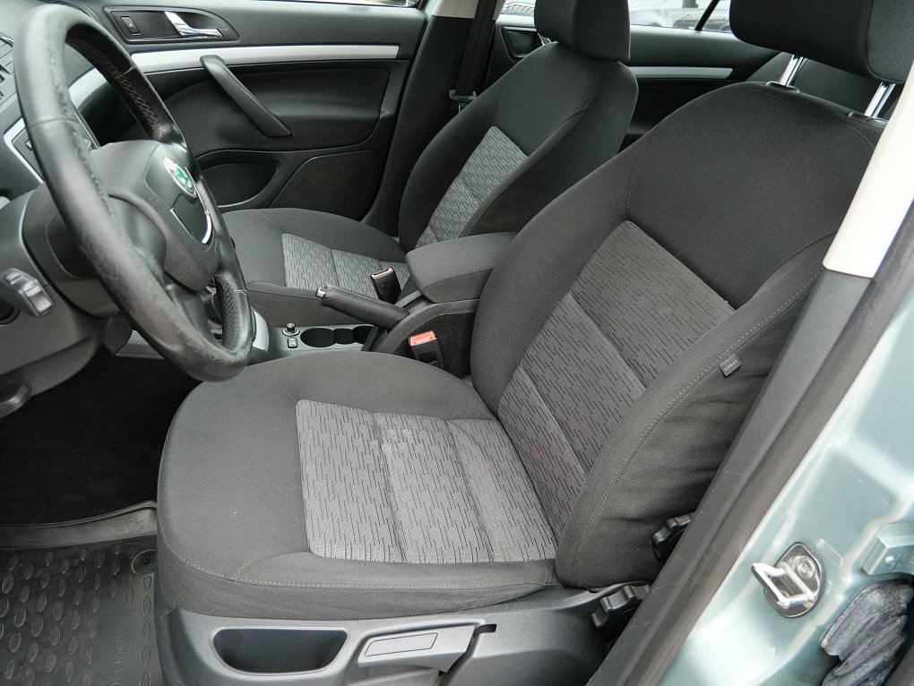 Škoda Octavia II 1.6TDi Ambiente
