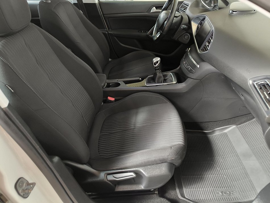Peugeot 308 1.6 HDi 