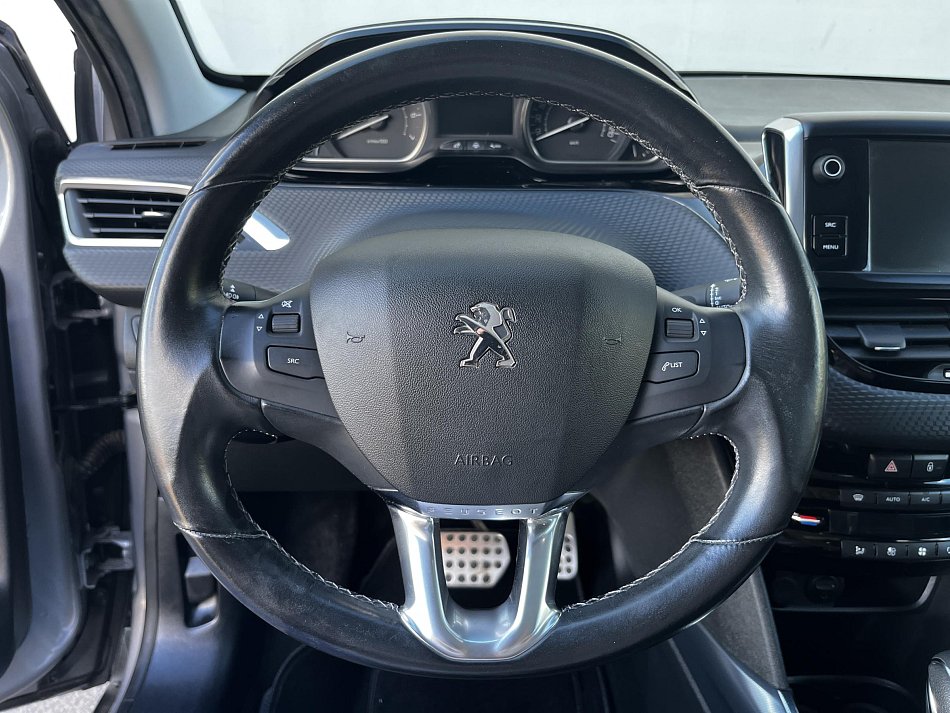 Peugeot 2008 1.2 PT Féline Titane