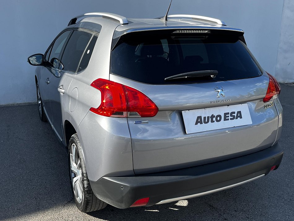 Peugeot 2008 1.2 PT Féline Titane