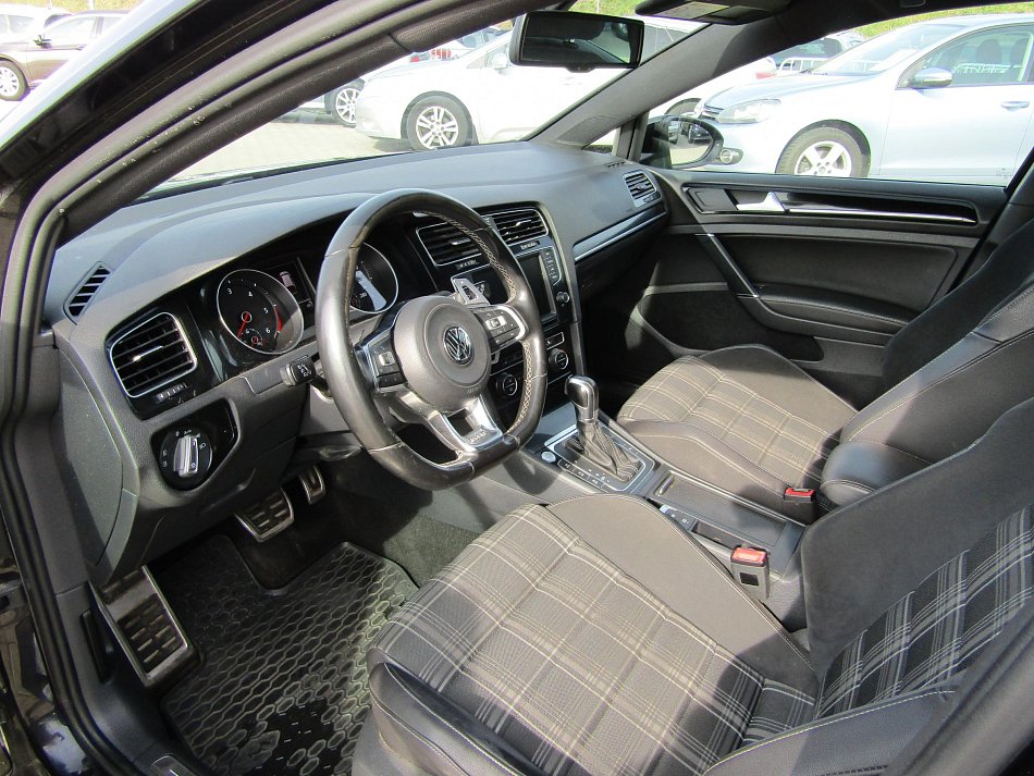 Volkswagen Golf 2.0 TDi GTD