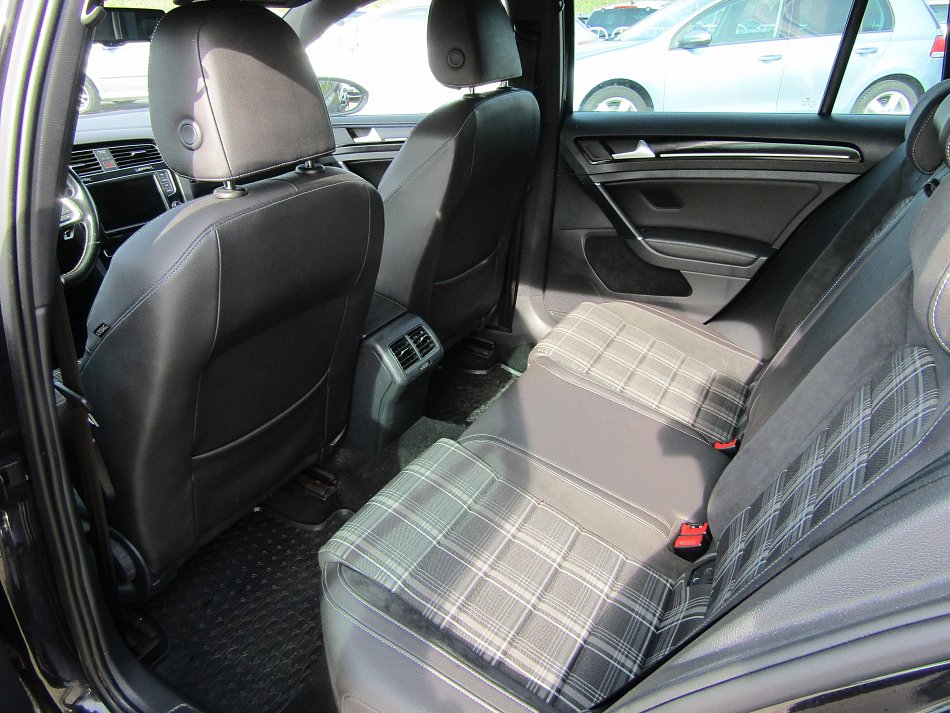 Volkswagen Golf 2.0 TDi GTD