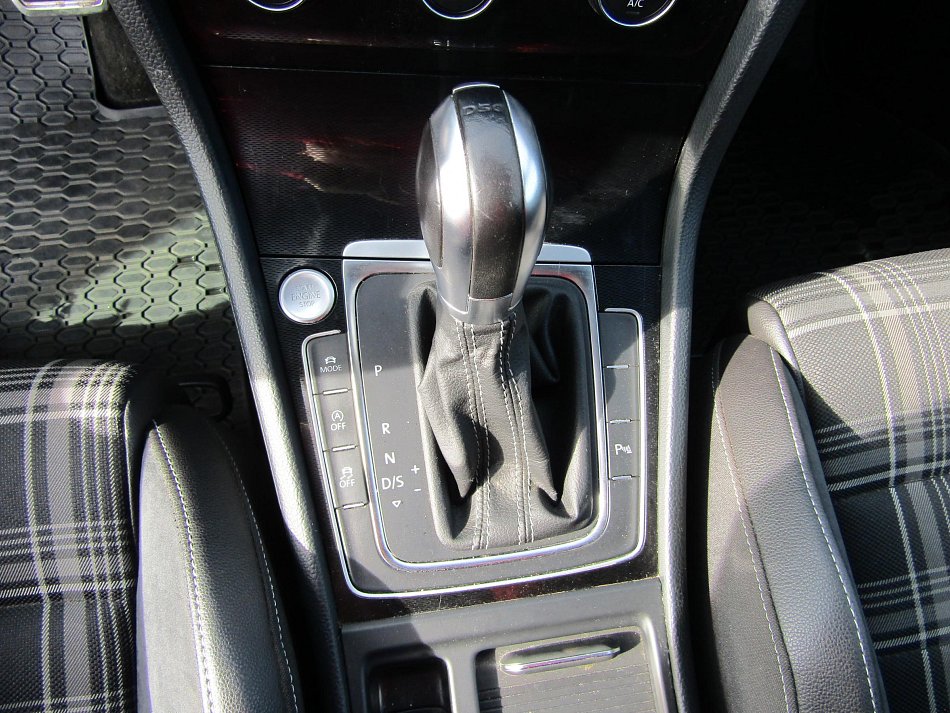 Volkswagen Golf 2.0 TDi GTD