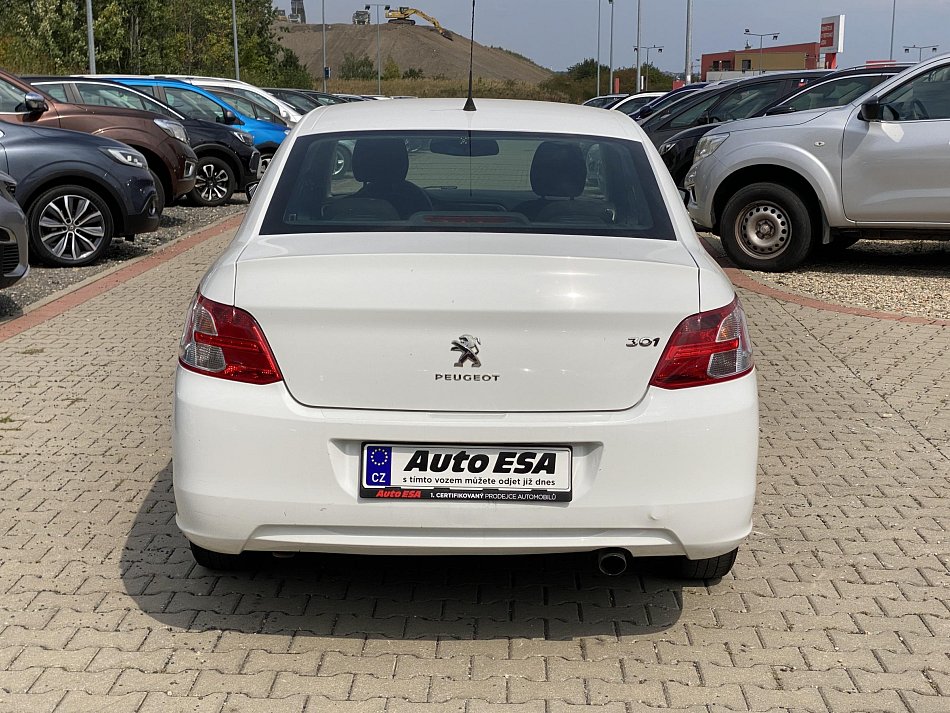 Peugeot 301 1.2 VTi 
