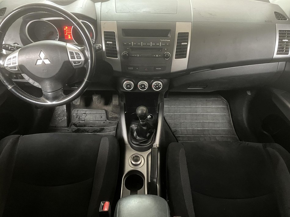 Mitsubishi Outlander 2.0 DI-D  4x4