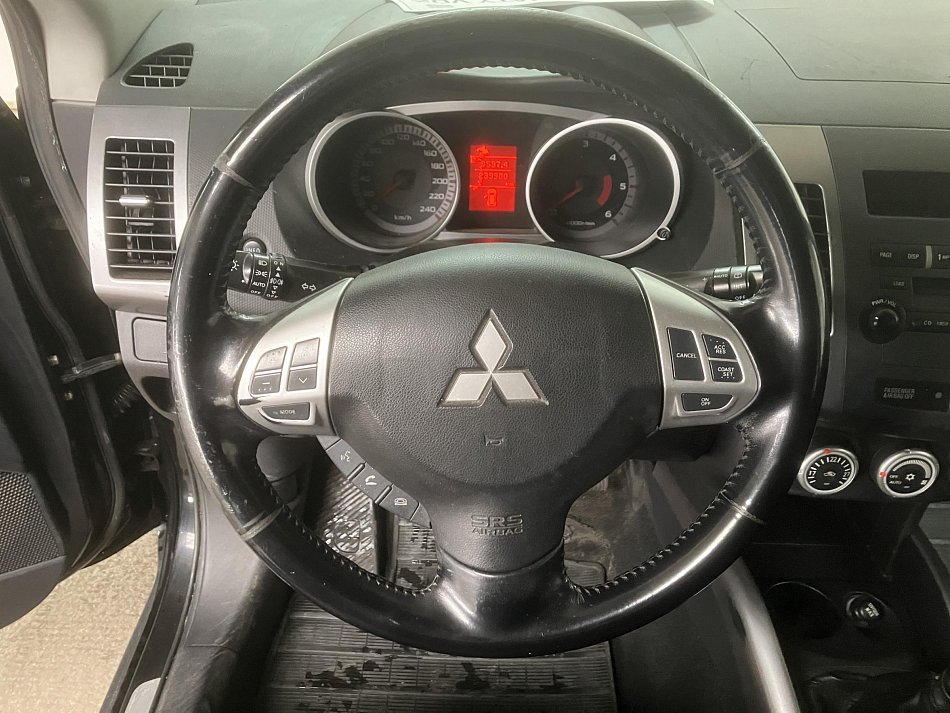 Mitsubishi Outlander 2.0 DI-D  4x4