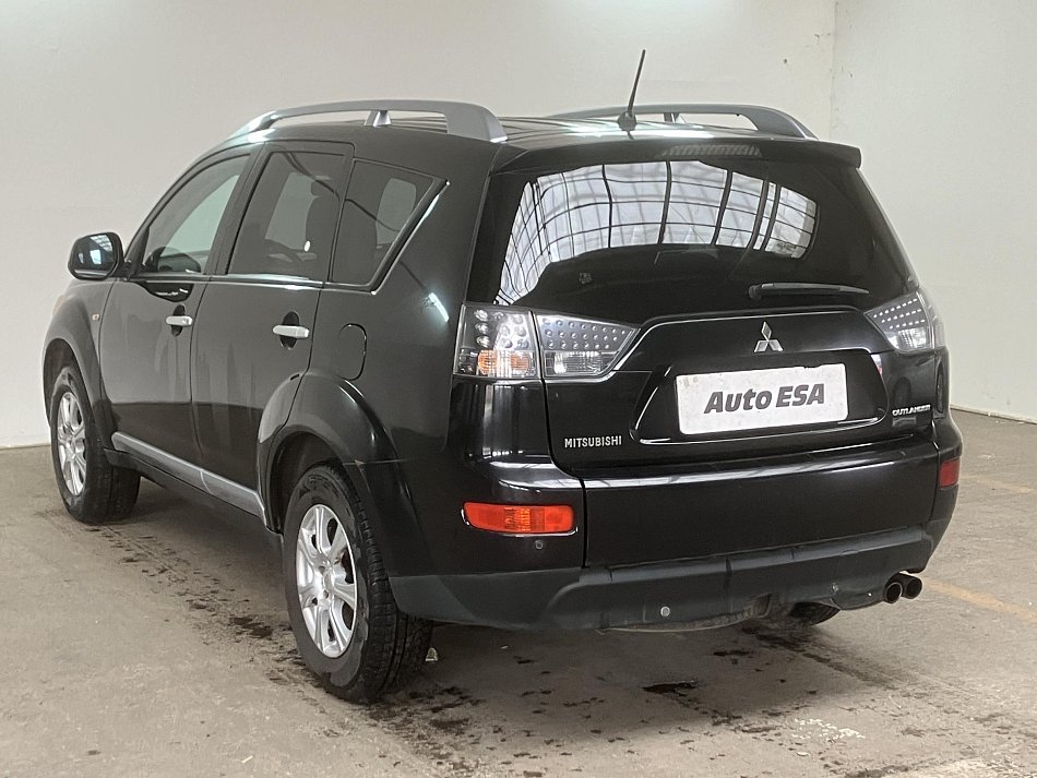 Mitsubishi Outlander 2.0 DI-D  4x4