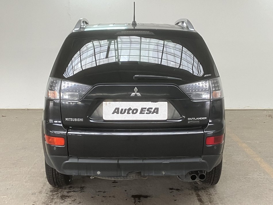 Mitsubishi Outlander 2.0 DI-D  4x4