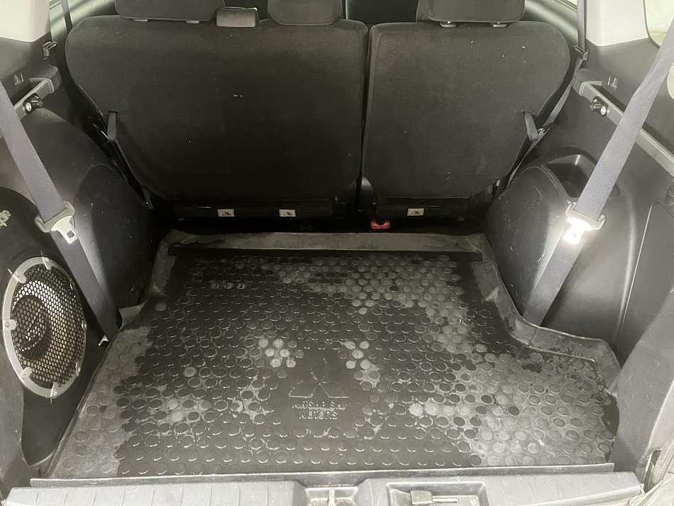 Mitsubishi Outlander 2.0 DI-D  4x4