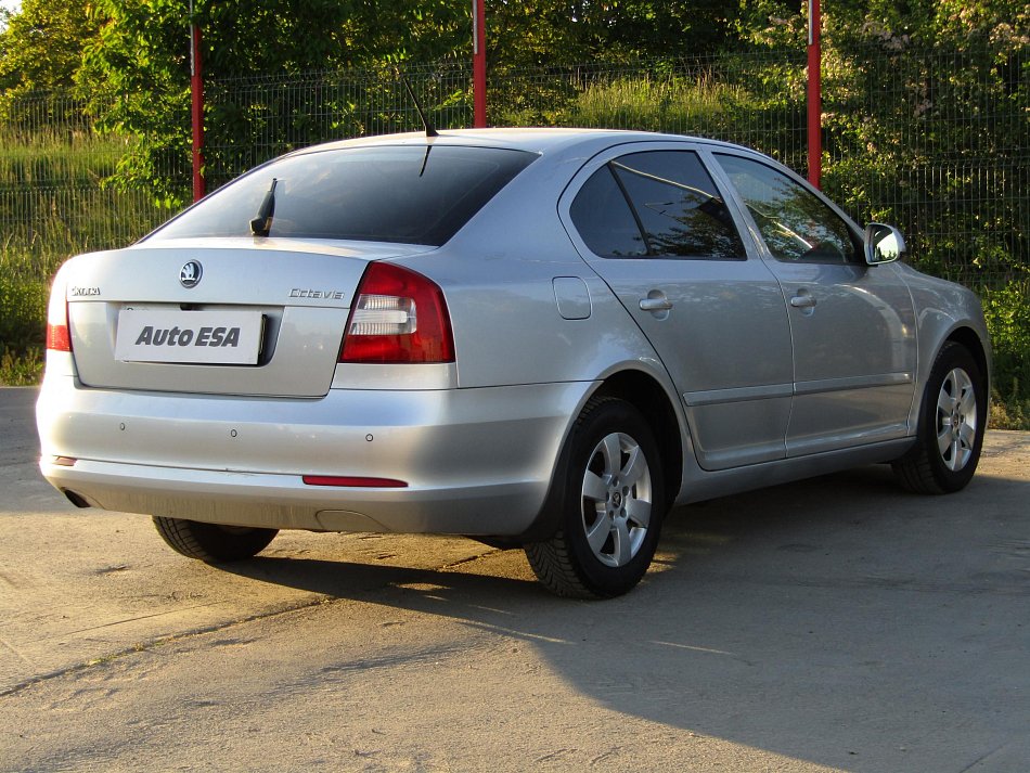 Škoda Octavia II 2.0 TDi Elegance