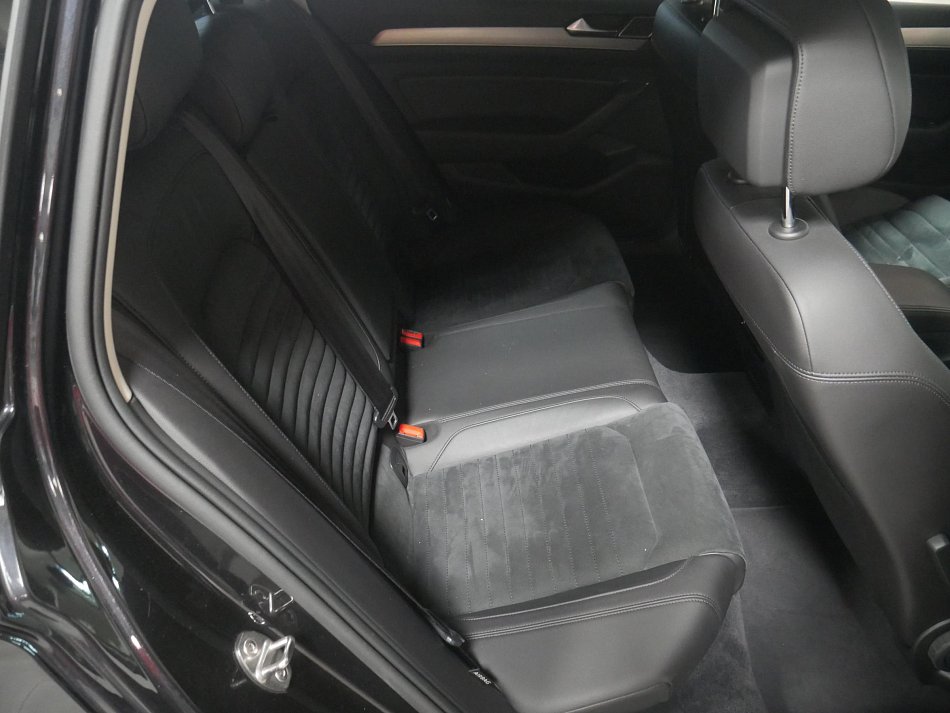 Volkswagen Passat 2.0 TDi 
