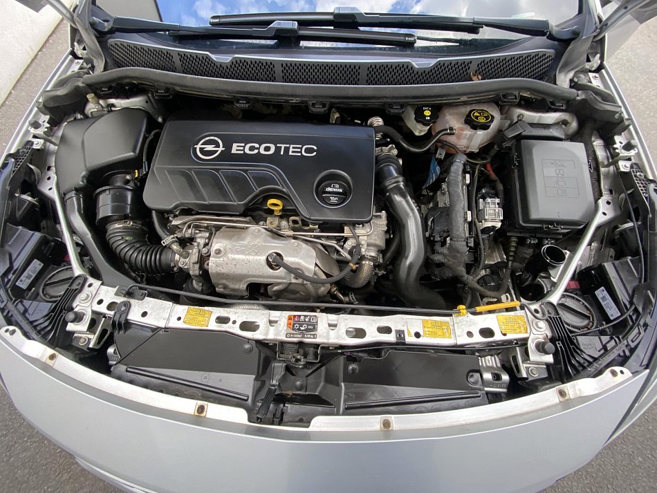 Opel Astra 1.6 CDTi Edition