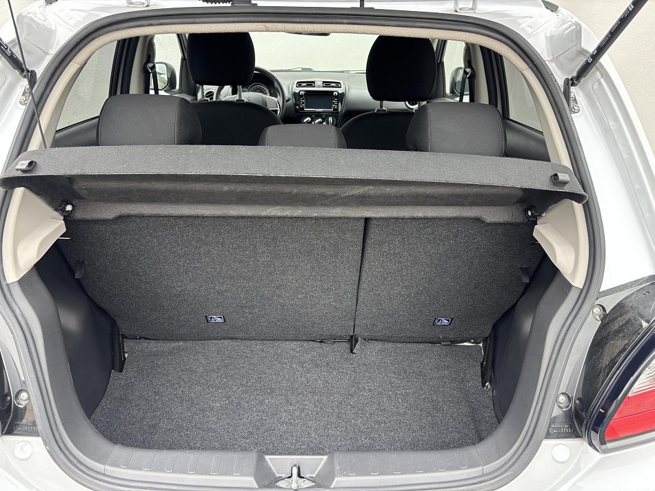 Mitsubishi Space Star 1.2i Invite