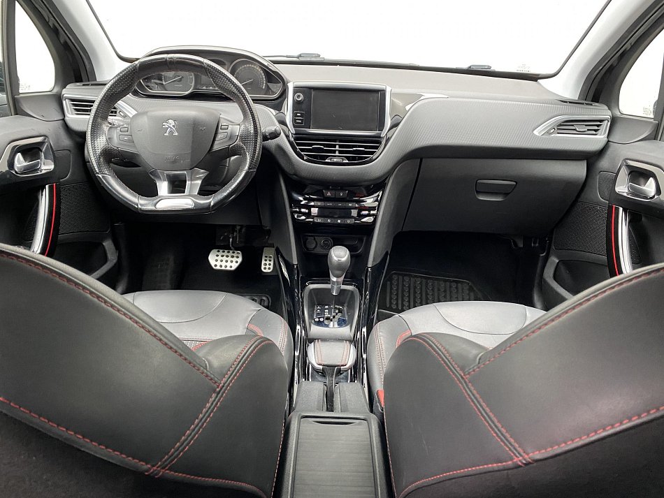 Peugeot 2008 1.2PT 