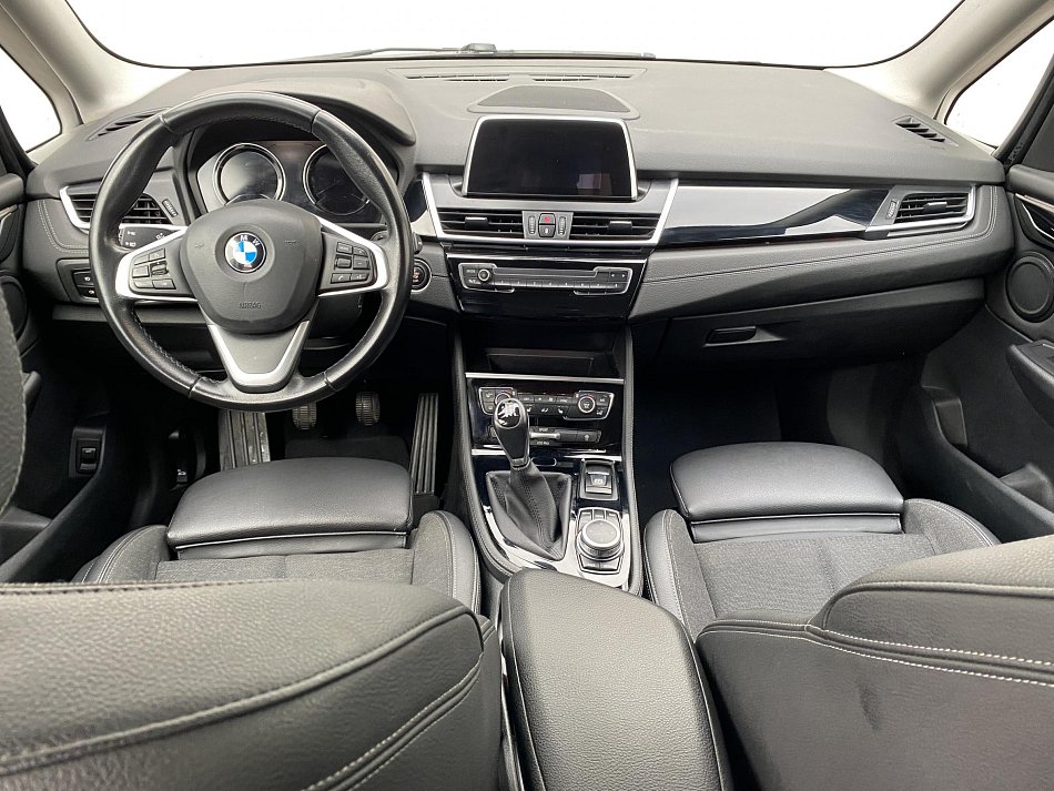 BMW Řada 2 1.5i  216i