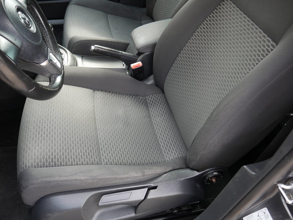 Volkswagen Golf 1.6 TDi  VI