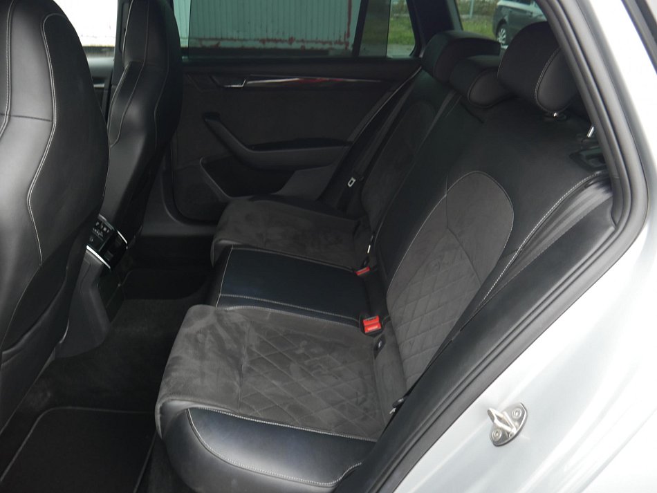 Škoda Superb III 2.0 TDi SportLine