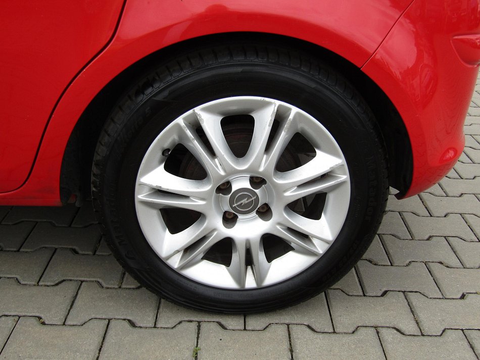 Opel Corsa 1.4 i 