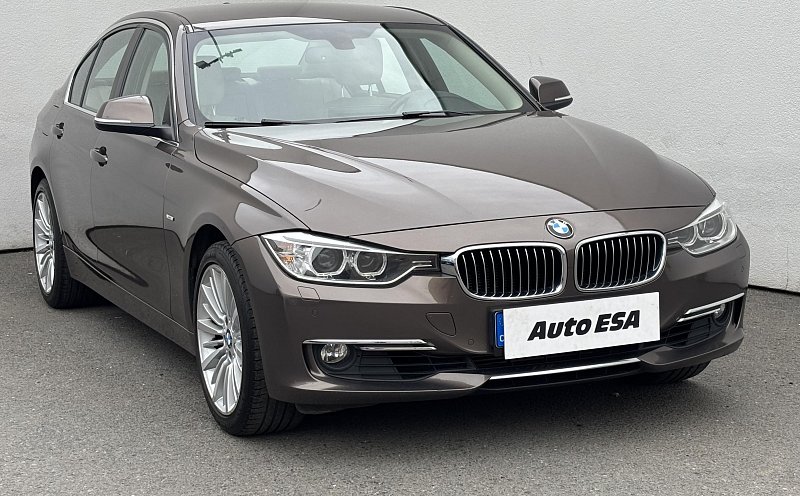 BMW Řada 3 2.0 LuxuryLine 320i